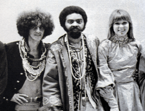 Os Mercenários 2 e Tropicália 02.png